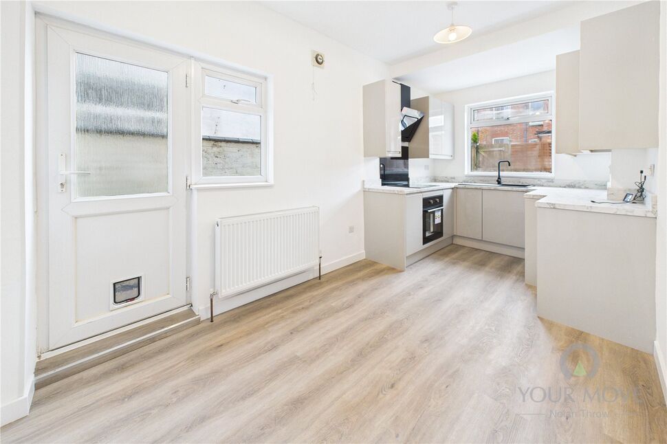 3 bedroom Mid Terrace House to rent