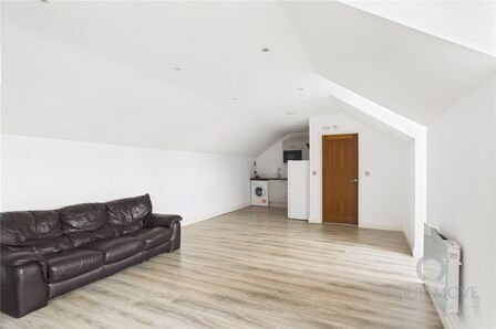Talbot Road, 1 bedroom  Flat to rent, £725 pcm
