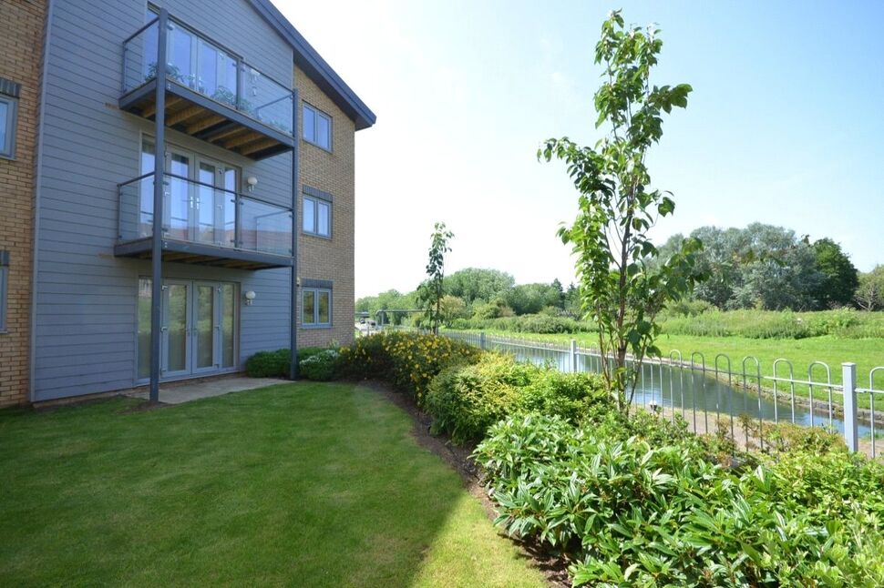 Main image of 2 bedroom Flat for sale, Old Towcester Road, Northampton, Northamptonshire, NN4