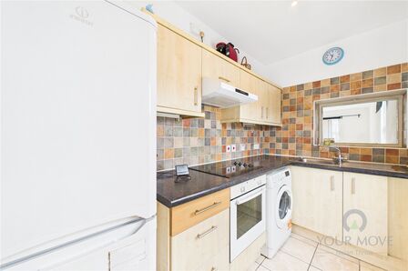 Wellingborough Road, 1 bedroom  Flat to rent, £700 pcm