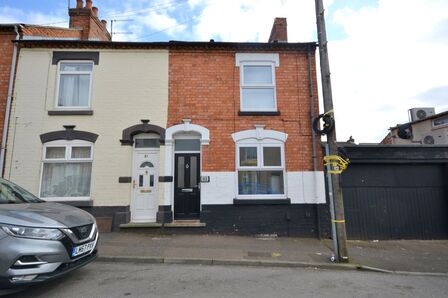 2 bedroom End Terrace House for sale