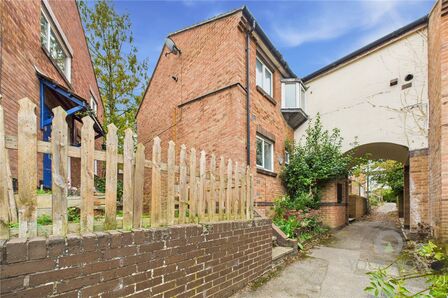 Crane Walk, 3 bedroom End Terrace House for sale, £225,000