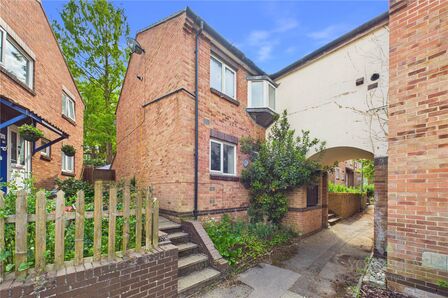 3 bedroom End Terrace House for sale