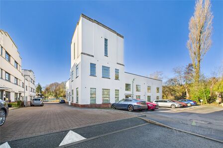 Leatherworks Way, 2 bedroom Flat for sale, &pound;165,000