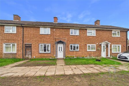 3 bedroom Mid Terrace House for sale