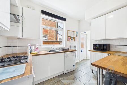 4 bedroom Mid Terrace House for sale