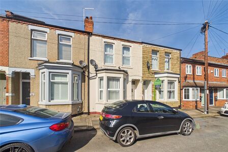 4 bedroom Mid Terrace House for sale