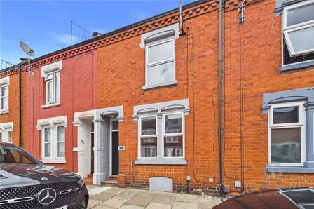 2 bedroom Mid Terrace House to rent