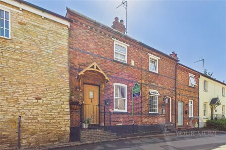 2 bedroom Mid Terrace House for sale