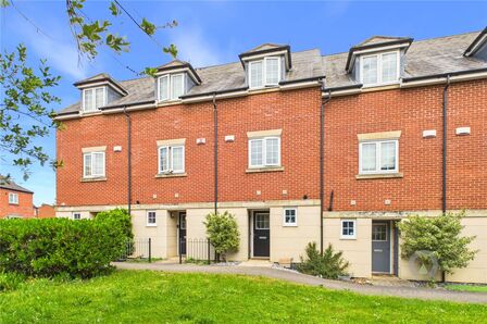 Thistle Drive, 3 bedroom Mid Terrace House for sale, &pound;255,000