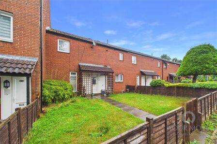 3 bedroom Mid Terrace House for sale