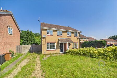 Merryhill, 3 bedroom Semi Detached House to rent, &pound;1,300 pcm