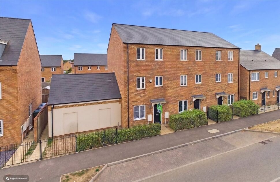 Main image of 4 bedroom End Terrace House for sale, Irthlingborough Road North, Wellingborough, Northamptonshire, NN8