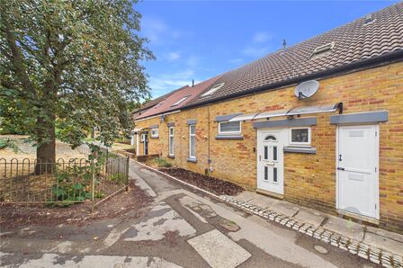 3 bedroom Mid Terrace House for sale