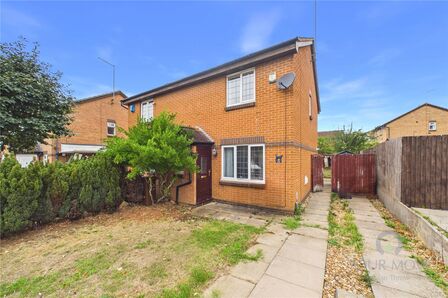Yeoman Meadow, East Hunsbury, 3 bedroom Semi Detached House to rent, &pound;1,100 pcm