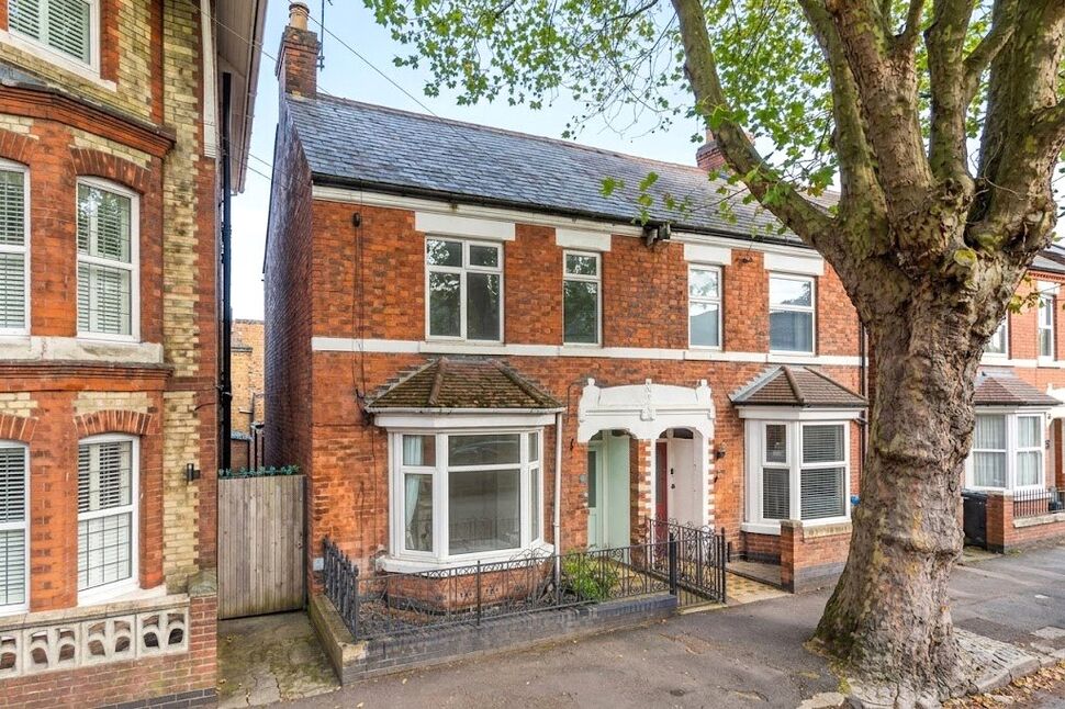 3 bedroom End Terrace House for sale