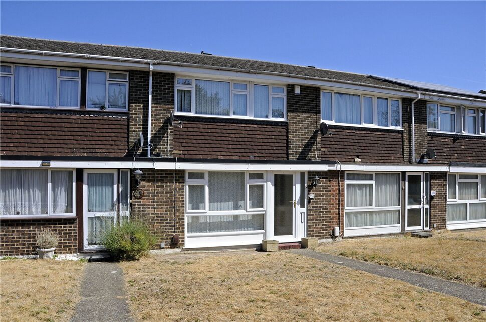 3 bedroom Mid Terrace House for sale