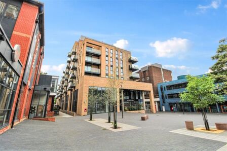 Homefield Rise, 2 bedroom Flat to rent, &pound;1,650 pcm