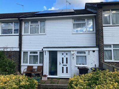 3 bedroom Mid Terrace House for sale