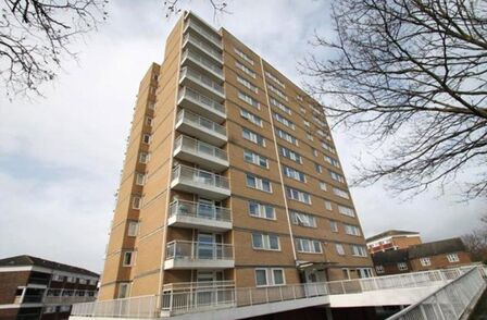 Westwell Close, 2 bedroom  Flat for sale, £199,500