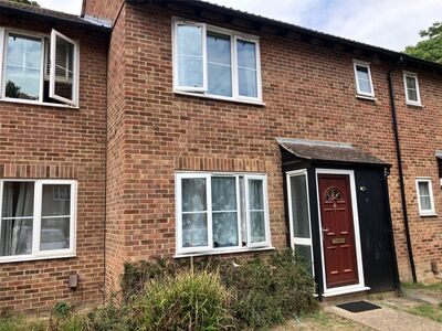 Badgers Copse, 2 bedroom  Flat to rent, £1,700 pcm