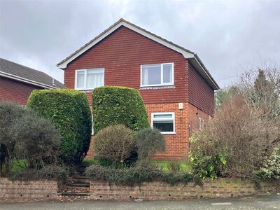 Crofton Lane, 4 bedroom Detached House to rent, &pound;2,750 pcm
