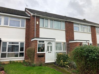 3 bedroom Mid Terrace House for sale