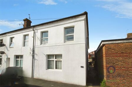 Brook Street, 1 bedroom Flat to rent, &pound;850 pcm