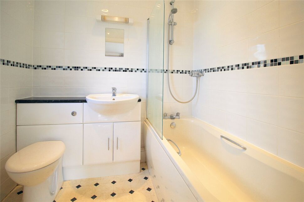 En-Suite Bathroom / WC