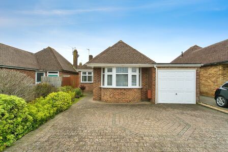 Windmill Road, 2 bedroom Detached Bungalow for sale, £340,000
