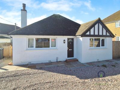 Albert Road, 3 bedroom Detached Bungalow to rent, £1,575 pcm