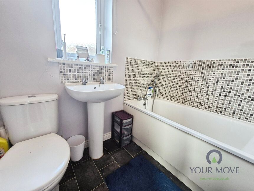 En-Suite Bathroom / WC