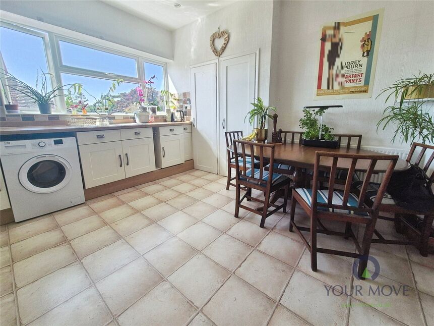 Kitchen / Breakfast Room