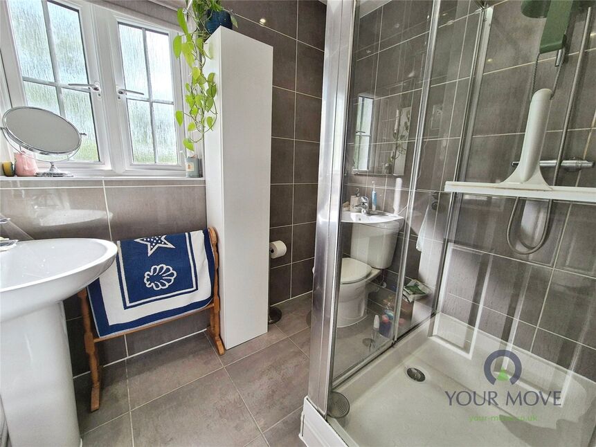 En-Suite Shower Room / WC