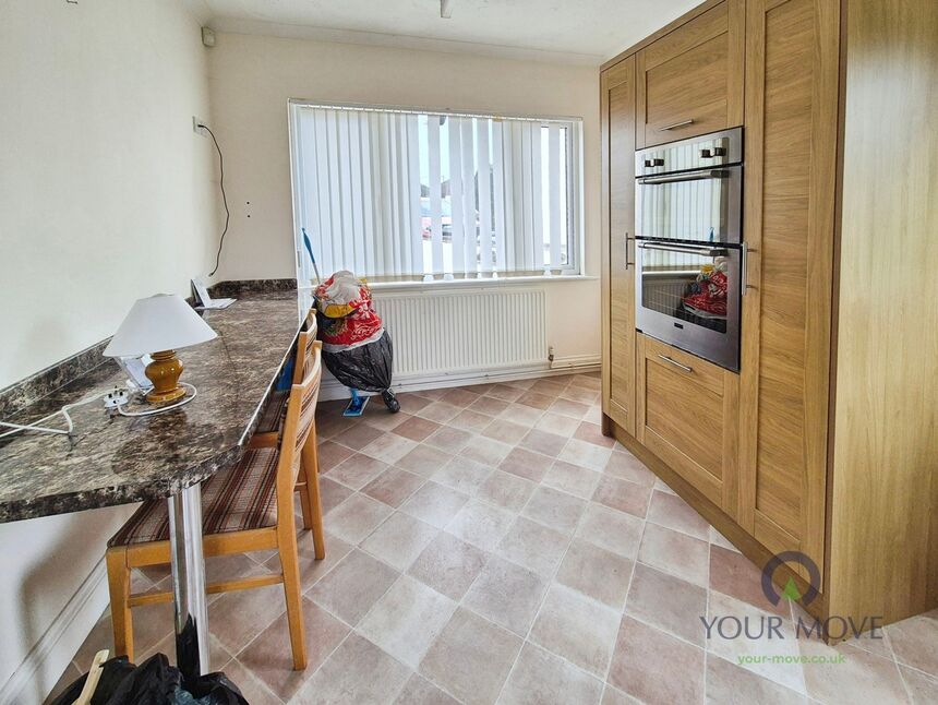 Kitchen / Breakfast Room