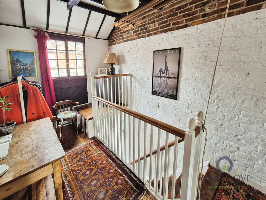 Galleried Landing / Study Area