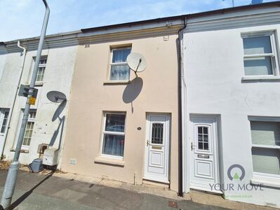 3 bedroom Mid Terrace House for sale