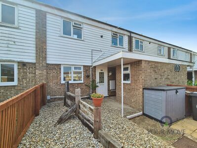 3 bedroom Mid Terrace House for sale