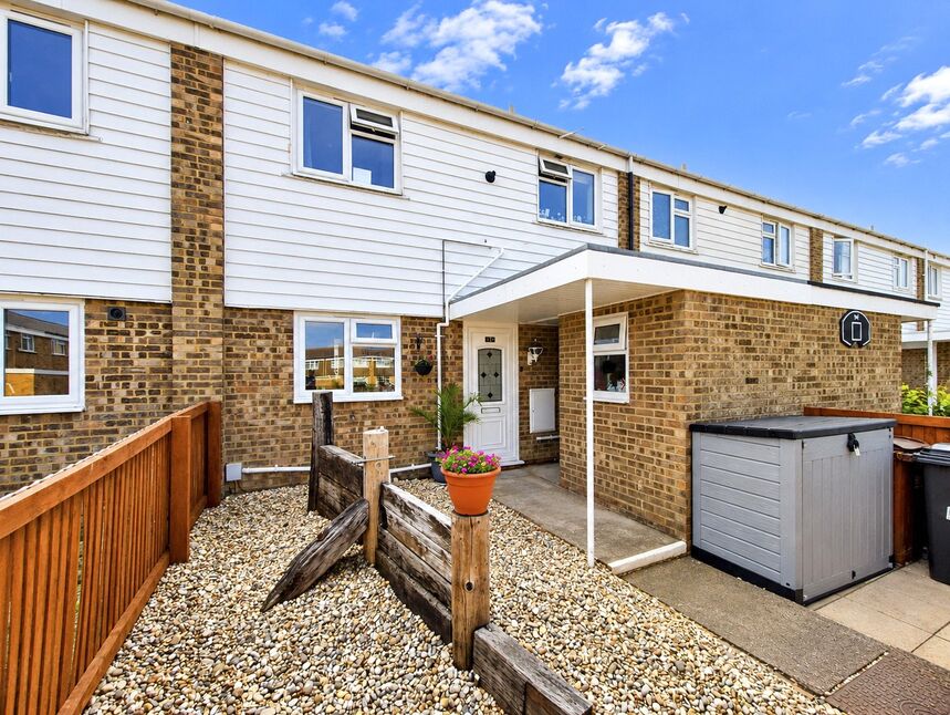 3 bedroom Mid Terrace House for sale