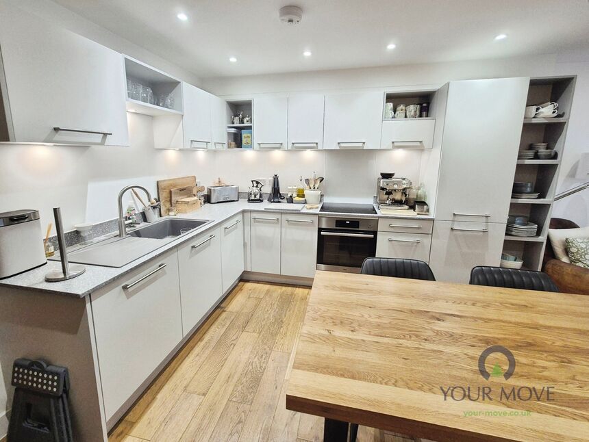 Kitchen / Dining Area