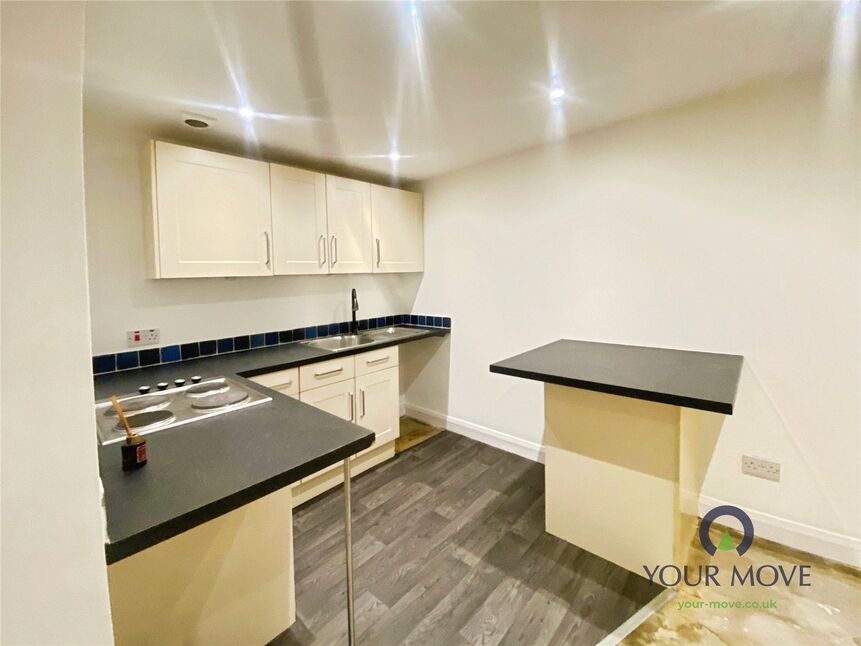 Kitchen / Living Area