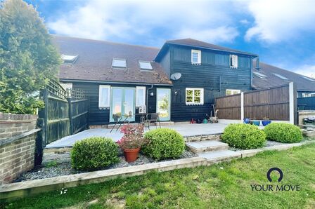 3 bedroom Mid Terrace House to rent