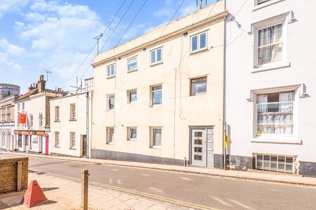 Flat 3, Effingham Street, 1 bedroom Mid Terrace Flat for sale, £100,000