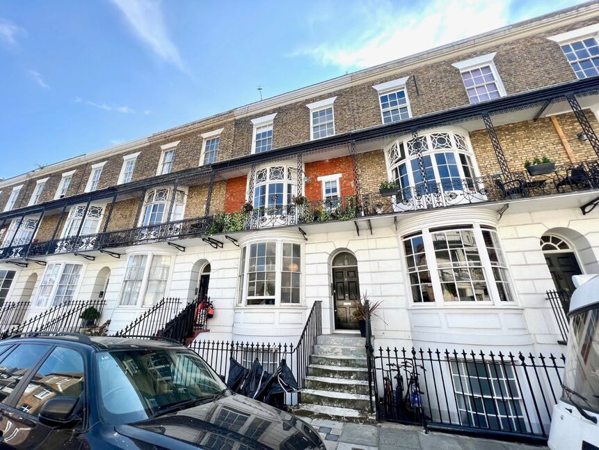 Main image of 2 bedroom Flat for sale, Augusta Road, Ramsgate, Kent, CT11
