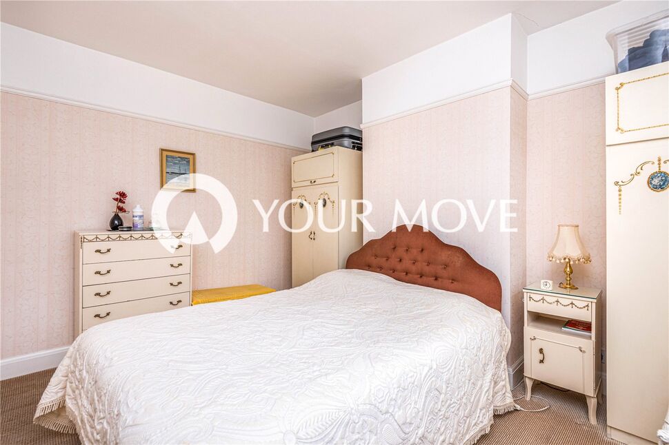 3 bedroom Semi Detached House for sale, Bradstow Way, Broadstairs, CT10 £425,000