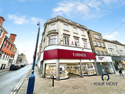 High Street, 1 bedroom Flat to rent, &pound;950 pcm