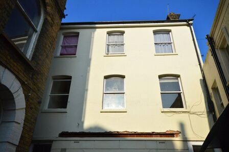 2 bedroom  Flat to rent