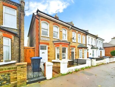 3 bedroom End Terrace House for sale