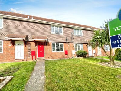 Hill House Drive, 2 bedroom Mid Terrace House for sale, £279,995