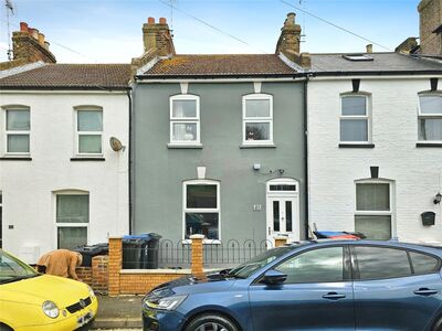 Hillbrow Road, 4 bedroom Mid Terrace House for sale, £300,000